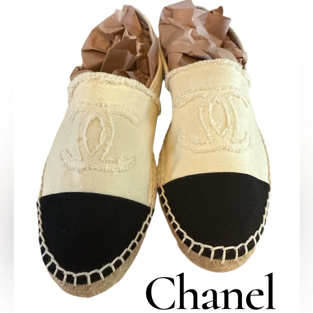 CHANEL Two-Tone Espadrilles in Black and Cream - Picture 1 of 11